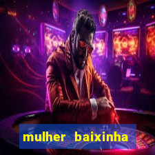 mulher baixinha transando com homens altos